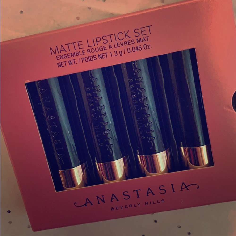 ANASTASIA MATTE LIPSTICK SET! NWT 👄 🏷 !